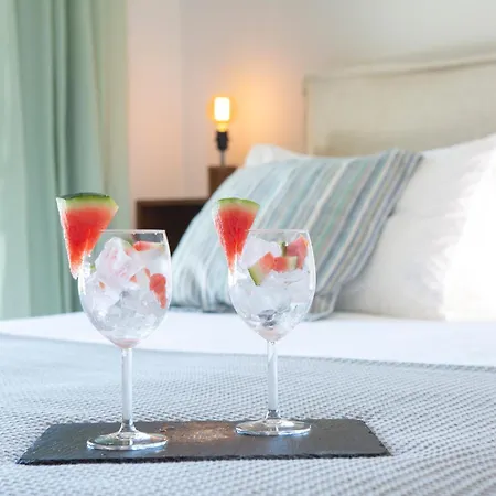 فيلة Ionian White